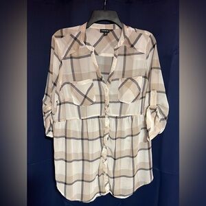 Torrid White and Tan 3/4 Sleeve Notched Collar Blouse